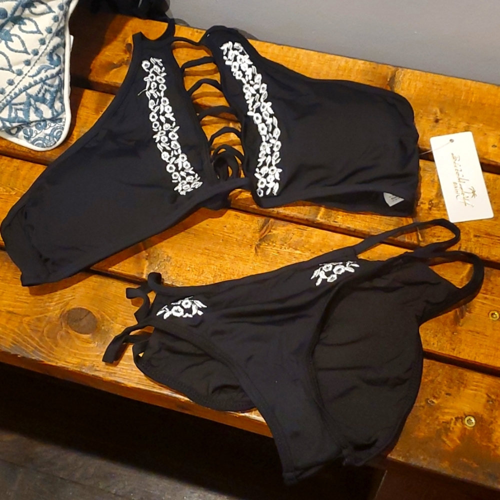 HP!🎉 Beach Joy Black Embroidered String Bikini ~ M ~ NWT